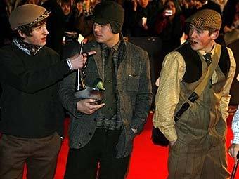 ��������� ������ Arctic Monkeys �� ��������� Brit Awards. ���� AFP