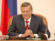 Виктор Зубков прощается с министрами своего кабинета 6 мая 2008 года. Фото с сайта правительства РФ