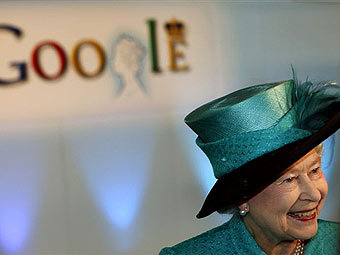 Елизавета II в лондонском офисе Google. Фото ©AFP Елизавета II в лондонском офисе Google. Фото ©AFP