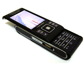 SonyEricsson C905. Фото "Ленты.Ру"