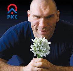 Николай Валуев в рекламе РКС. Фото с сайта компании 