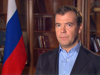 Дмитрий Медведев в ходе записи видеообращения. Фото пресс-службы президента России 