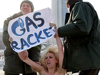 ����� �������� FEMEN � ����� "��������" � ������. ���� ���� ����