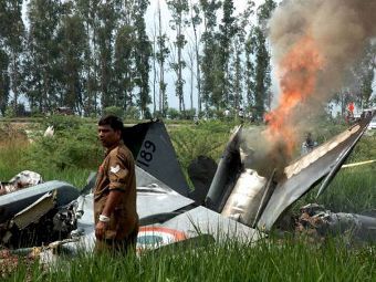 Разбившийся МиГ-21 ВВС Индии. Фото PTI