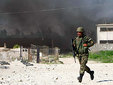 Афганский военнослужащий в Кабуле 15 апреля 2012 года. Фото Reuters