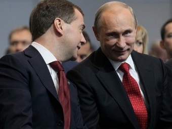 Дмитрий Медведев и Владимир Путин. Фото (c)AFP