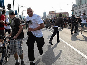 Участники беспорядков в Варшаве. Фото с сайта <a href=http://www.gazeta.pl/0,0.html target=_blank>gazeta.pl</a>