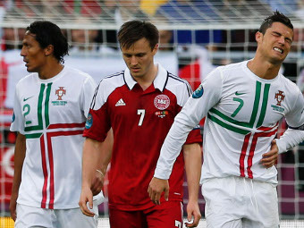 Эпизод матча Дания - Португалия. Фото Reuters