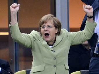 Ангела Меркель на матче Греция - Германия, фото (c)AFP