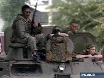 Солдаты федеральных войск в Грозном, кадр телеканала НТВ, архив