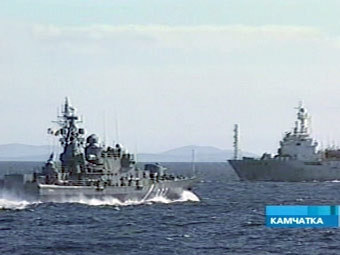 Суда в районе проведения спасательной операции, кадр Первого канала