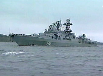Корабль в зоне проведения спасательной операции, кадр Первого канала