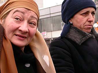 Patrinoj de Beslan. Foto de Julija Viŝneveckaja, Lenta.Ru