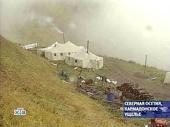 На месте схода ледника в Кармадонском ущелье. Кадр телеканала НТВ, архив