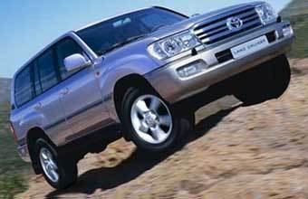 Toyota Land Cruiser 100.     Toyota