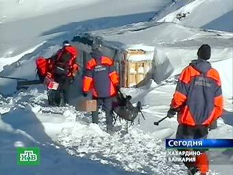 Спасатели на Эльбрусе. Кадр телеканала НТВ, архив 