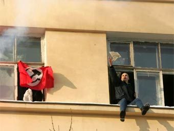 Одна из акций НБП. Фото с сайта партии