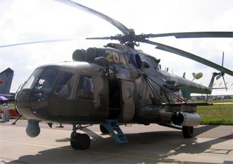 Военный вертолет Ми-8. Фото Павла Аксенова, Лента.Ру, архив.