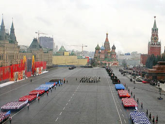 Юбилейный парад на Красной площади. Фото Александра Котомина, Lenta.Ru 