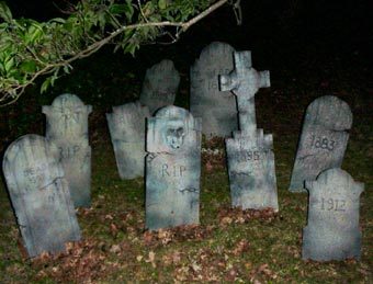 ����������� � ����� hauntedheadstones.com