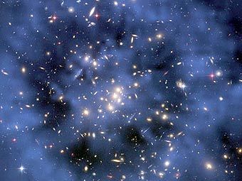 ������ "������ �������", ����������� NASA. ����� ������������� "������ �������" �������� �� ���� ��������� �������� Cl 0024+17 (ZwCl 0024+1652).