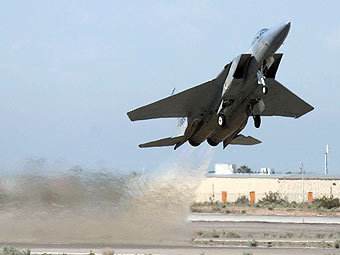F-15. ���� � ����� defenseindustrydaily.com 
