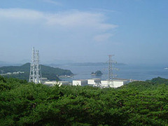 Один из реакторов японской АЭС экстренно остановлен