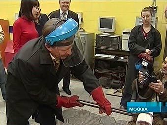 Сергей Иванов во время посещения МИСиС. Кадр "Первого канала"