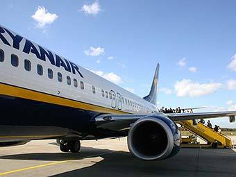 ������� ������������ Ryanair. ���� � ����� jetphotos.com