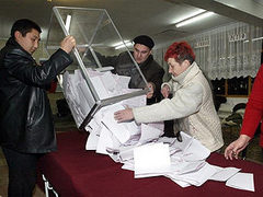 Киргизских оппозиционеров задержали за несогласие с ЦИК