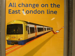 Плакат в метро Лондона, сообщающий о закрытии quot;оранжевой quot; ветки. Фото Wikimedia Commons