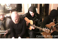 Кадр из ролика Last Christmas группы Coldplay