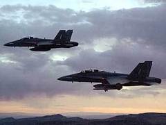 Над Персидским заливом потерпели крушение два истребителя F-18