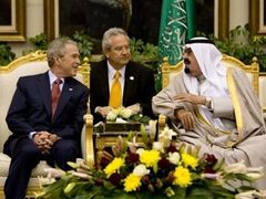 Буш объявил о крупном военном контракте с саудитами