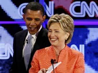 Барак Обама и Хиллари Клинтон во время теледебатов. Фото AFP