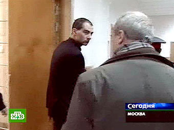 Василий Алексанян в здании суда. Кадр телеканала НТВ, архив, 2006 год