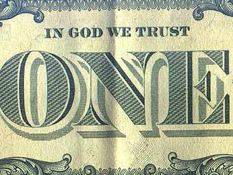 Надпись "Верим в Бога" на обороте долларовой купюры 