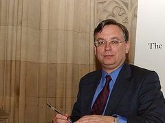 Глава комитета по правам человека Эндрю Дисмор. Фото с сайта andrewdismoremp.com