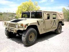 Бронемашина HMMWV. Фото с сайта armytrucks.org