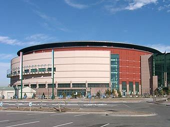 Pepsi Center  .   KM Newnham   wikipedia.org 