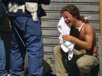      2001 .  AFP