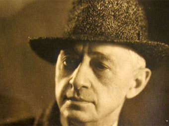  .    (1937)   wikipedia.org