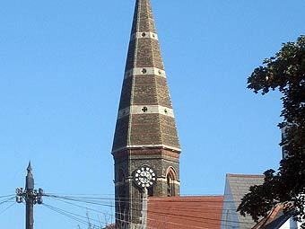 Здание церкви на Шепердс-Буш-Роуд. Фото пользователя Melissa с сайта wikipedia.org Здание церкви на Шепердс-Буш-Роуд. Фото пользователя Melissa с сайта wikipedia.org