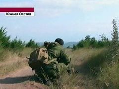 Южноосетинский военный в зоне конфликта. Кадр "Первого канала".