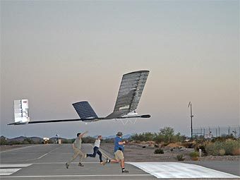 Запуск самолета Zephyr-6. Фото с сайта компании QinetiQ Group PLC
