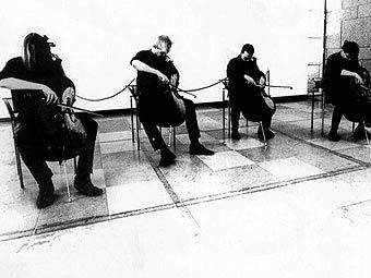    Apocalyptica: Plays Metallica by four cellos 