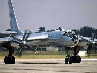 Дальний самолет противолодочной обороны Ту-142М. Фото с сайта milrf.ru