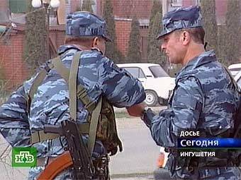 Сотрудники МВД Назрани. Кадр телеканала НТВ Сотрудники МВД Назрани. Кадр телеканала НТВ