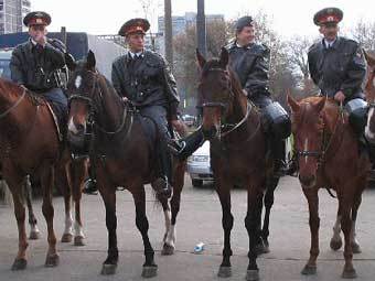 Конная милиция. Фото с сайта mig-telecom.ru