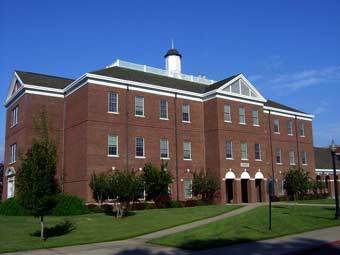 Кампус Университета Центрального Арканзаса. Фото с сайта stateuniversity.com